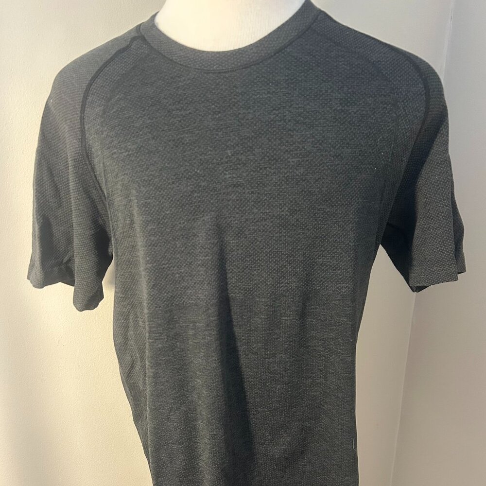 Lululemon Metal Vent Tech Short-Sleeve Shirt MENS XS